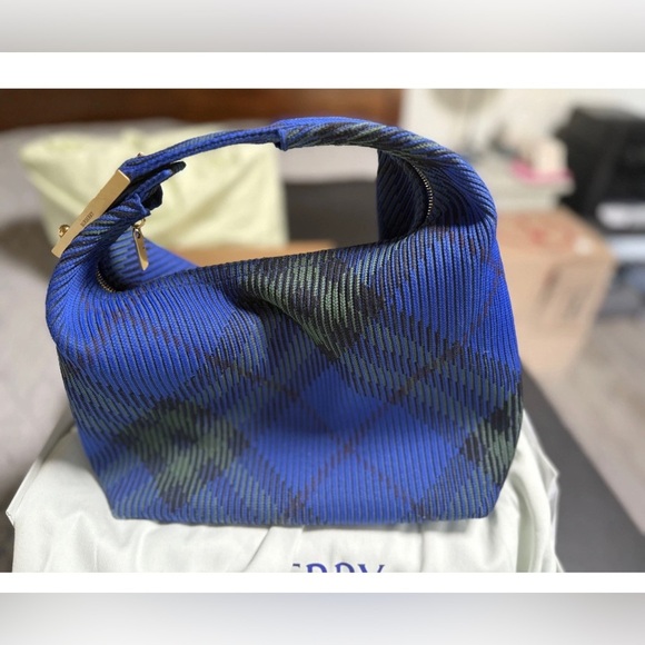 Burberry Medium Duffle Bag Handbag Knit knight color authentic luxe blue gold - Picture 9 of 16